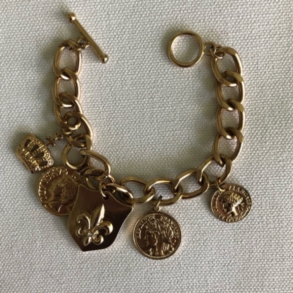 Cute gold charm bracelet
